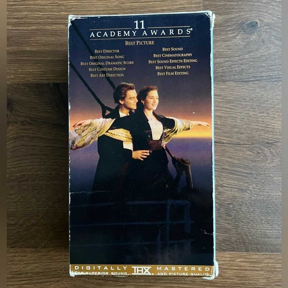 🎬 Titanic (1997) VHS 2-Tape Collector’s Set 💞 - Picture 4 of 10